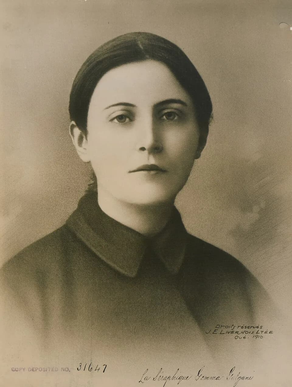 A sepia studio portrait of Gemma Galgani as a young woman, dark hair drawn back and parted in the middle, in a dark high-collared dress, captioned in French "La Séraphique Gemma Galgani"